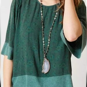 💜5/$25💜Gimmicks by BKE from Buckle top.